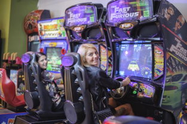 开yun体育-《Apex Legends》战队潜力股不断涌现，比赛充满变数，apex top战队